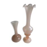 Paire de vases en opaline rose