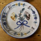 Pair of polychrome earthenware plates