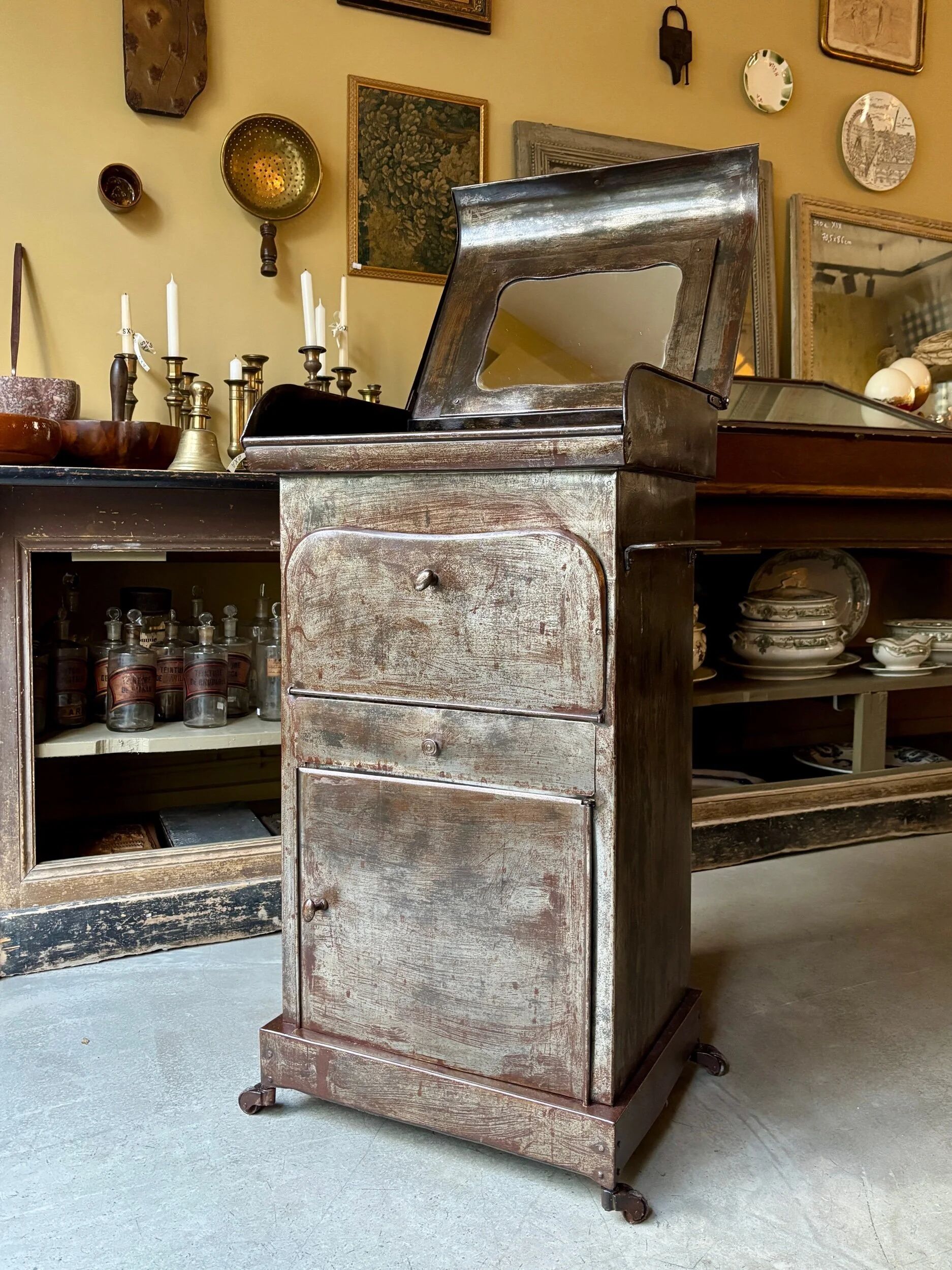 Metal washstand, Napoleon III period