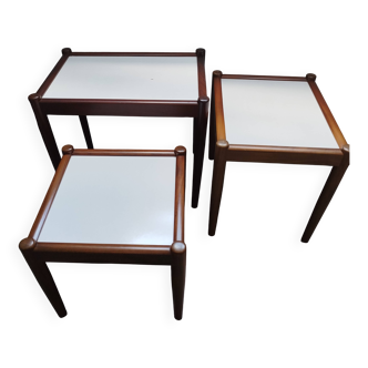 Tables gigognes en teck