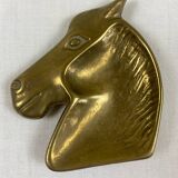 Horse pocket emptier