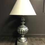 Lampe ornementée en zinc