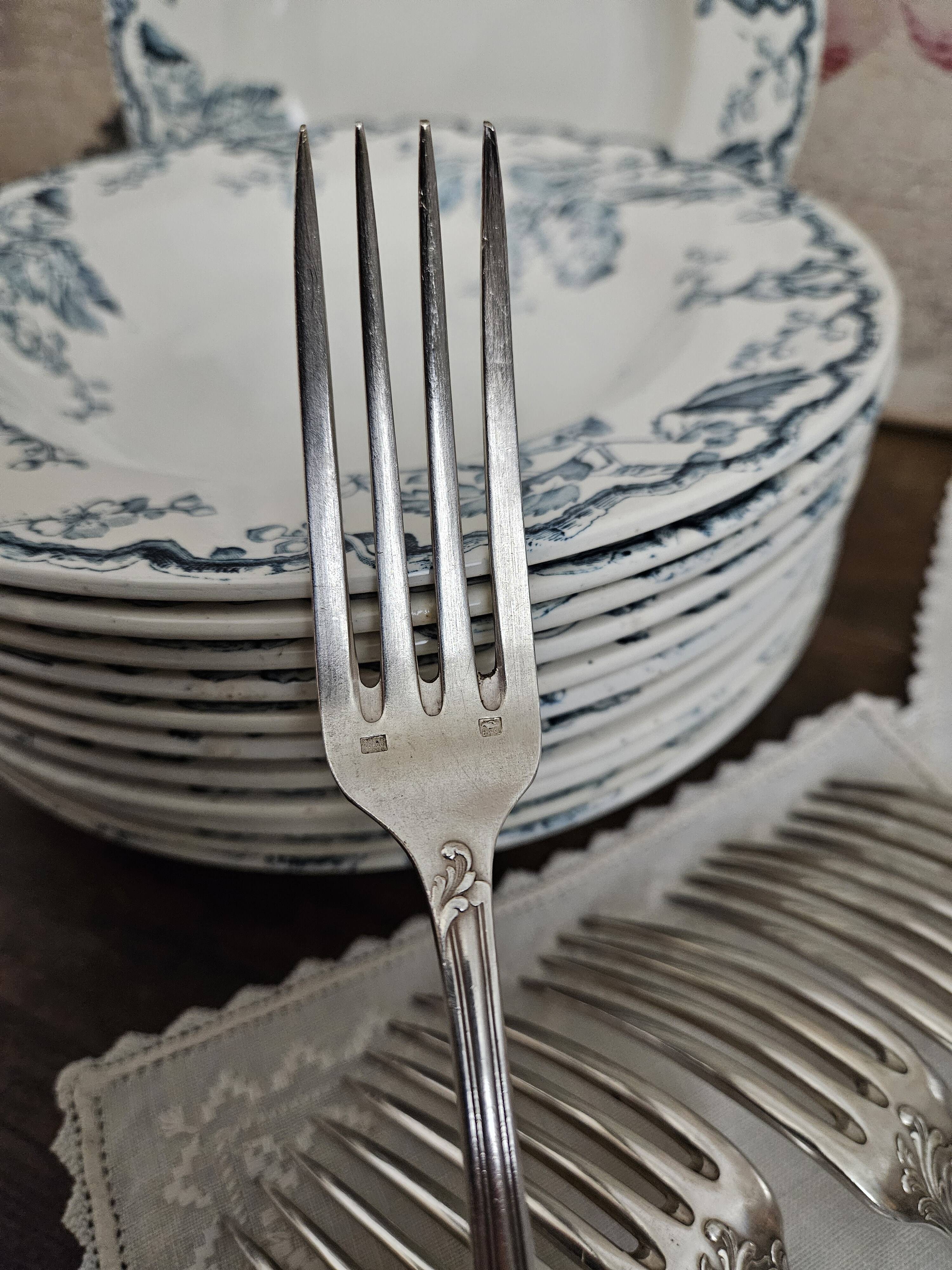 6 silver metal forks