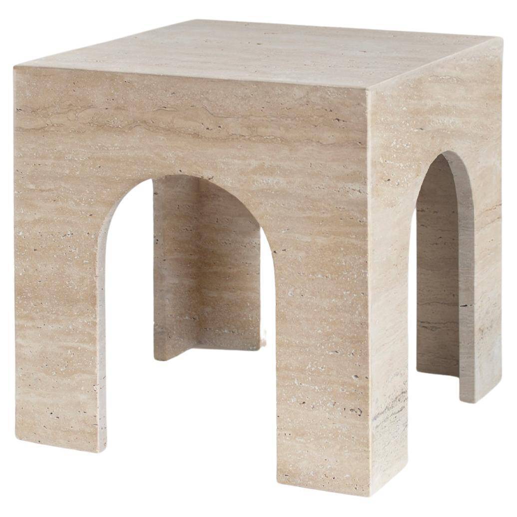 Table d'appoint en arc travertin