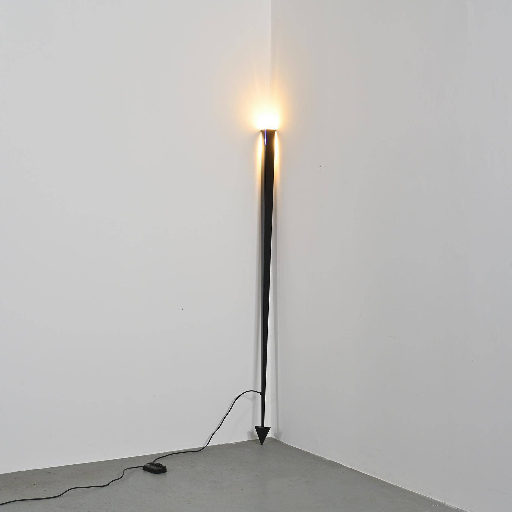 Black lacquered metal floor lamp, Italian work 1980
