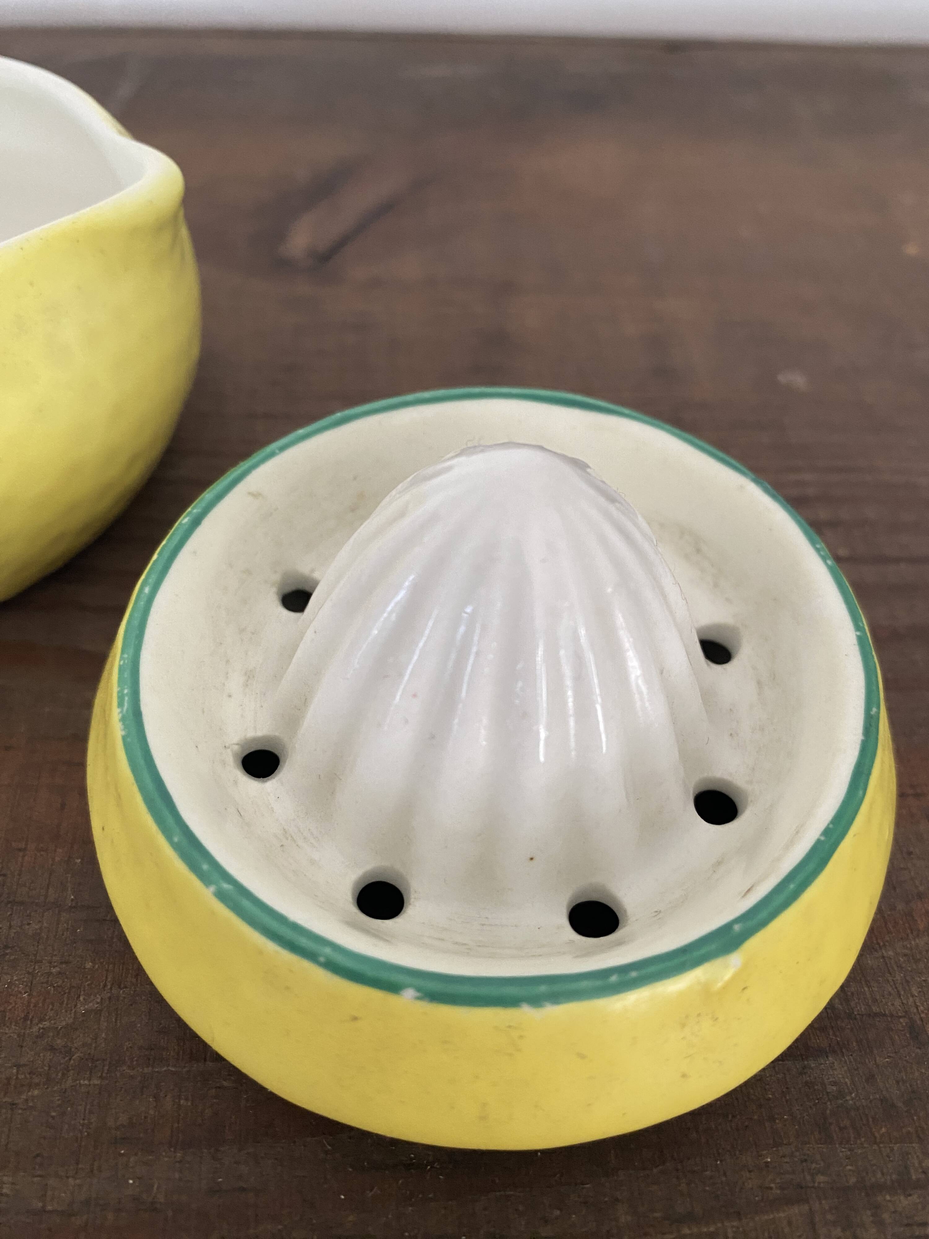 Citrus press, lemon squeezer lemon shape vintage 20s