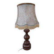 Lampe vintage en bois et abat jour à franges