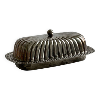 Old English butter dish in silver-plated metal and chiseled crystal.