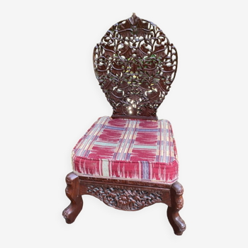 Petit fauteuil Anglo indien en bois exotique