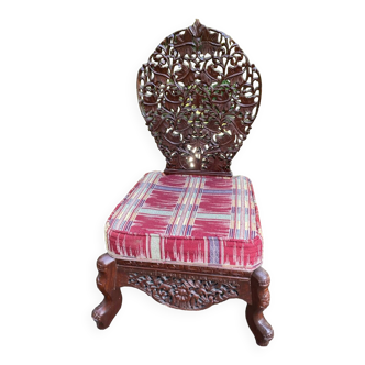 Petit fauteuil Anglo indien en bois exotique