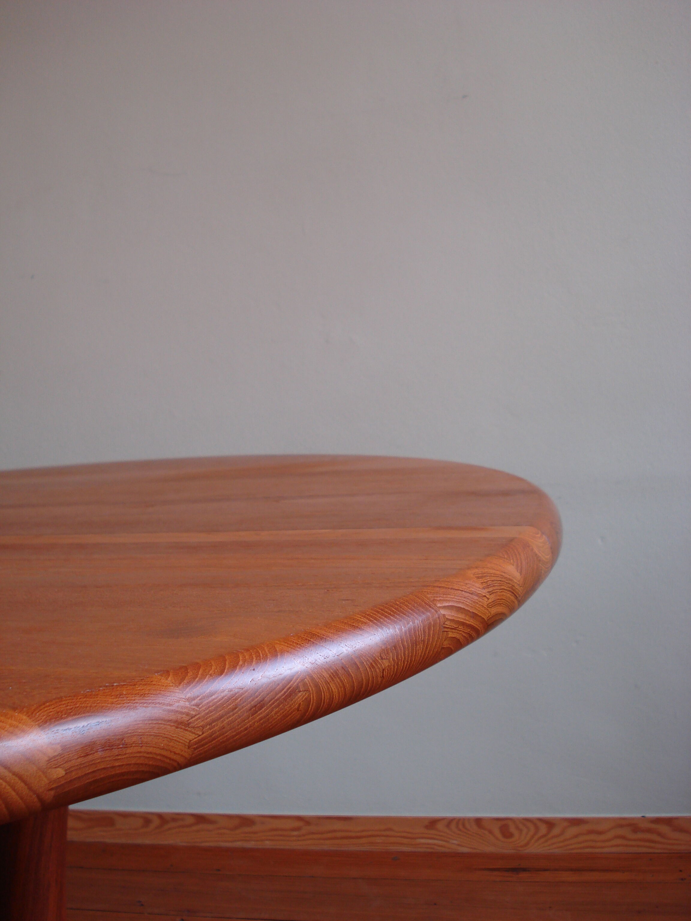 Table à manger massive en teck par Dyrlund, années 1970