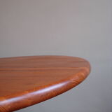 Table à manger massive en teck par Dyrlund, années 1970