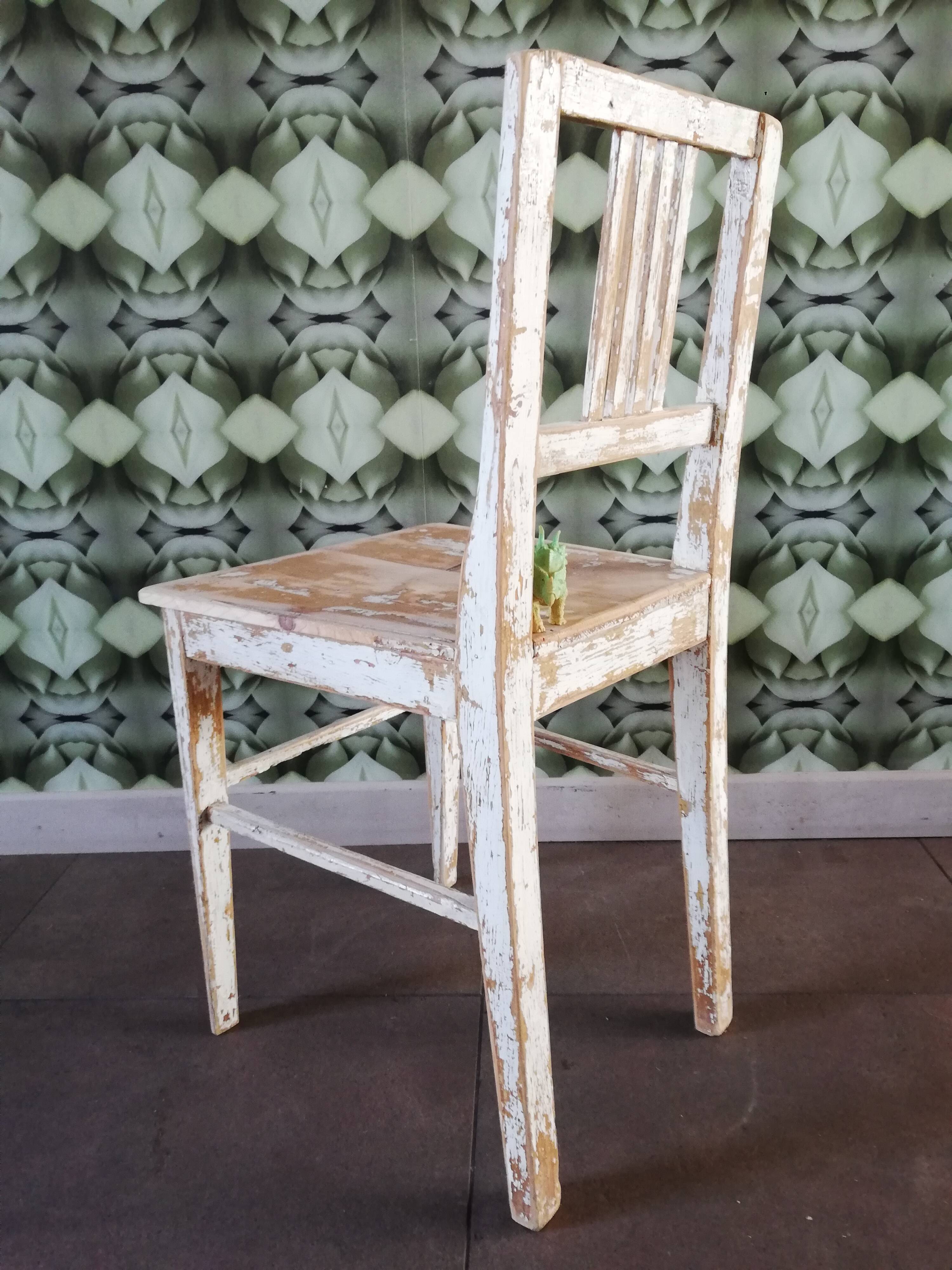 5 vintage wooden chairs