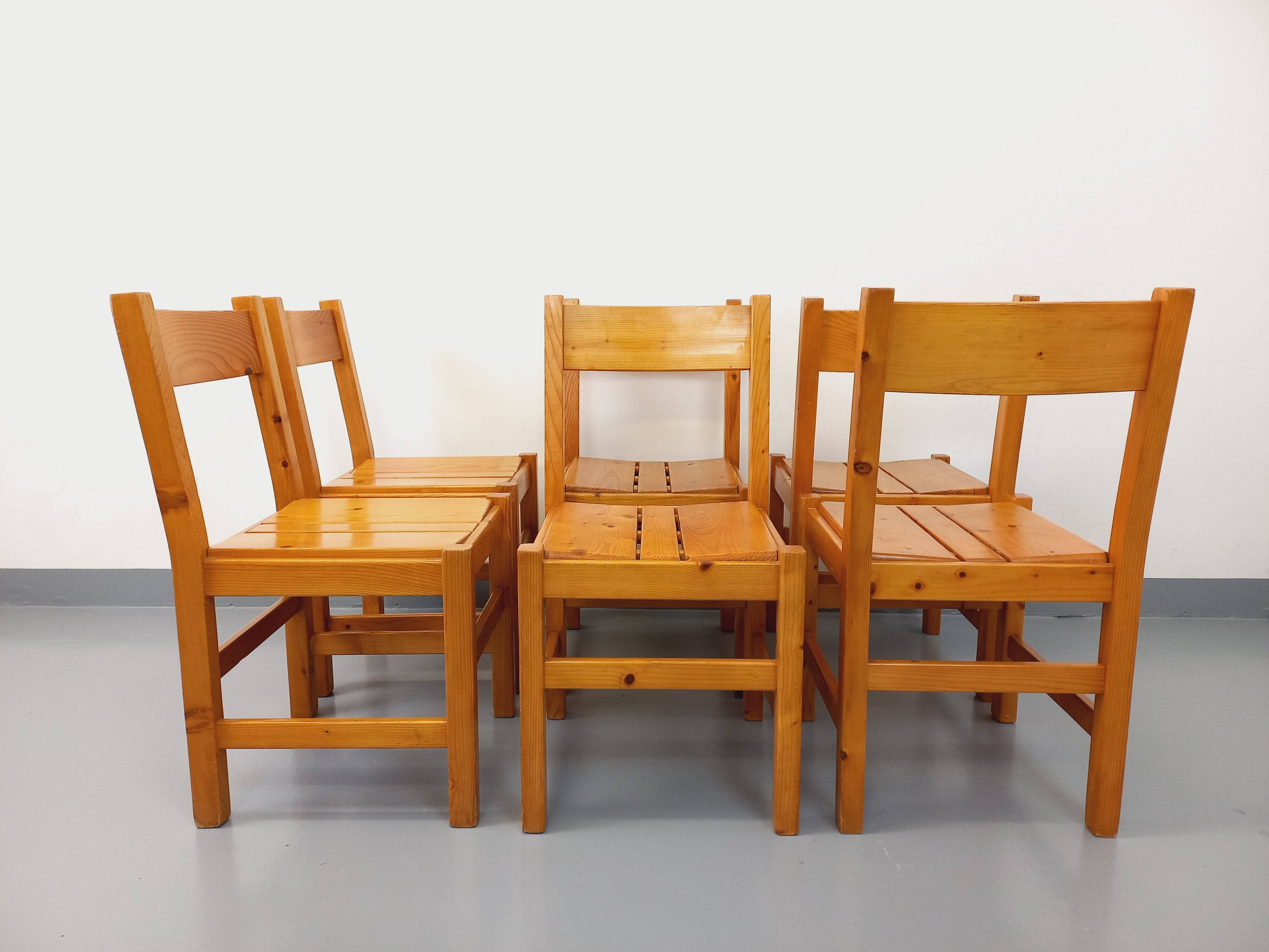 Set of 6 vintage Les Arcs chairs in pine from the 60s 70s