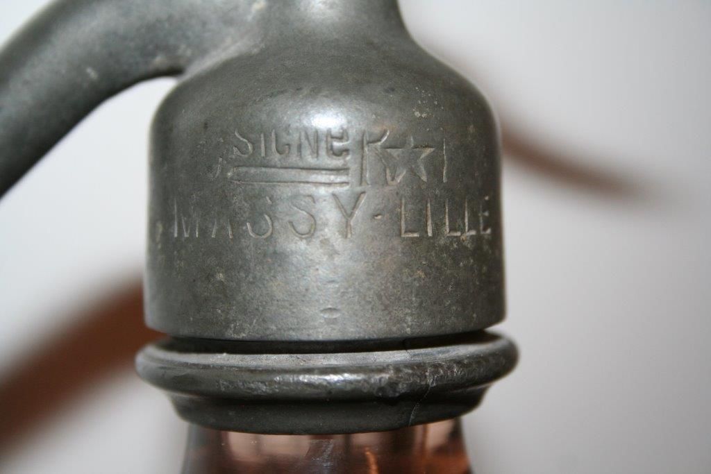 Siphon bottle has seltzer rose fives lille f.godart