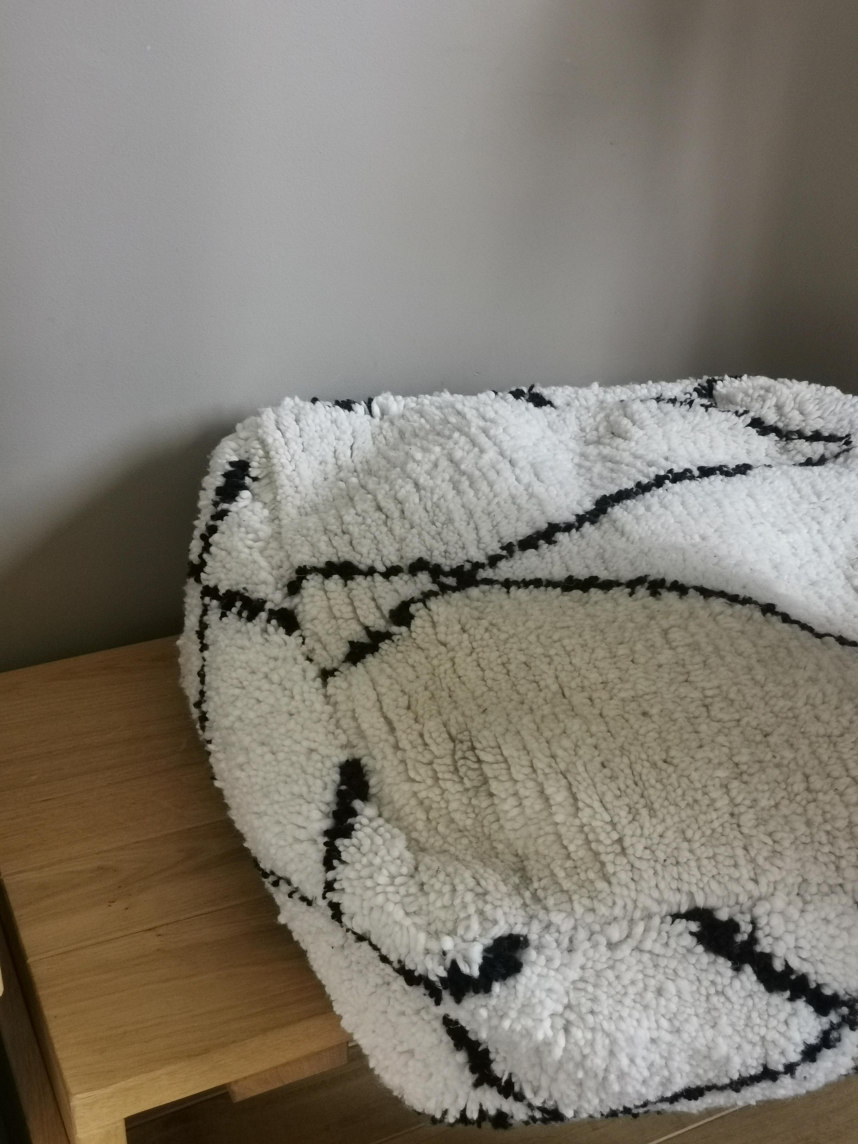 Berber pouf cover béni ouarain 100% white wool with diamonds