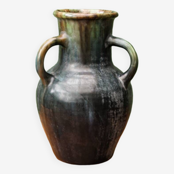 Beauvais sandstone vase