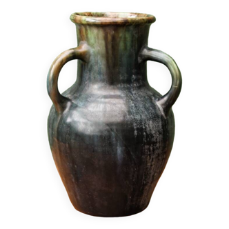 Beauvais sandstone vase