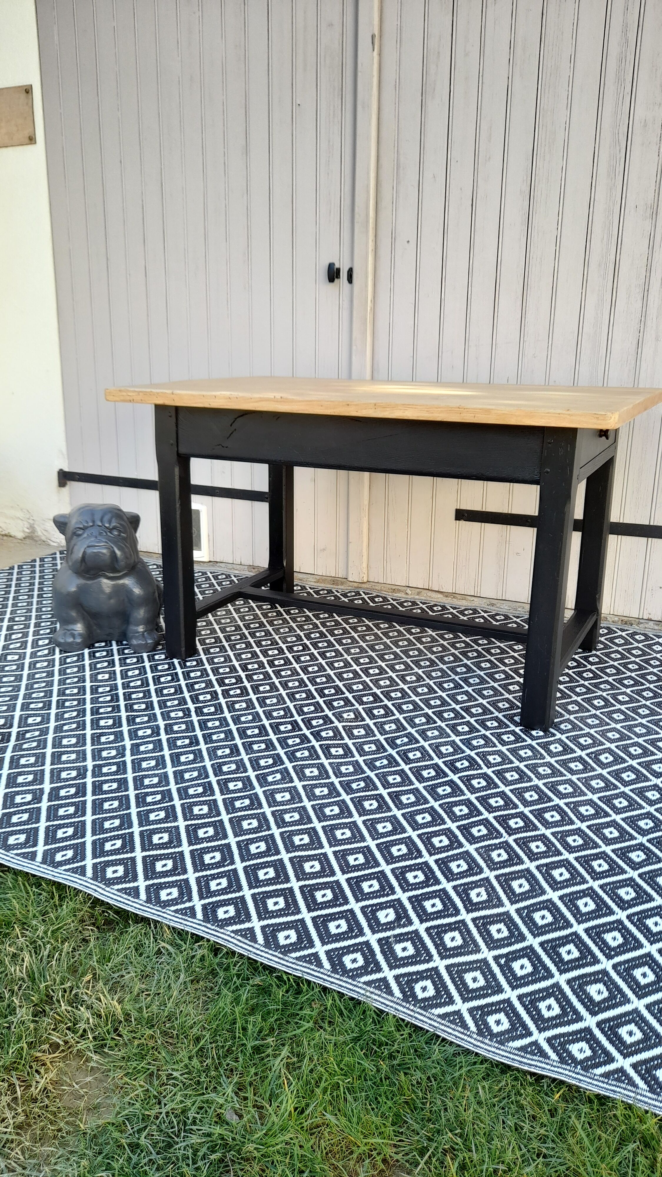 Square foot farm table