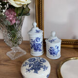 Lot of two porcelain boxes