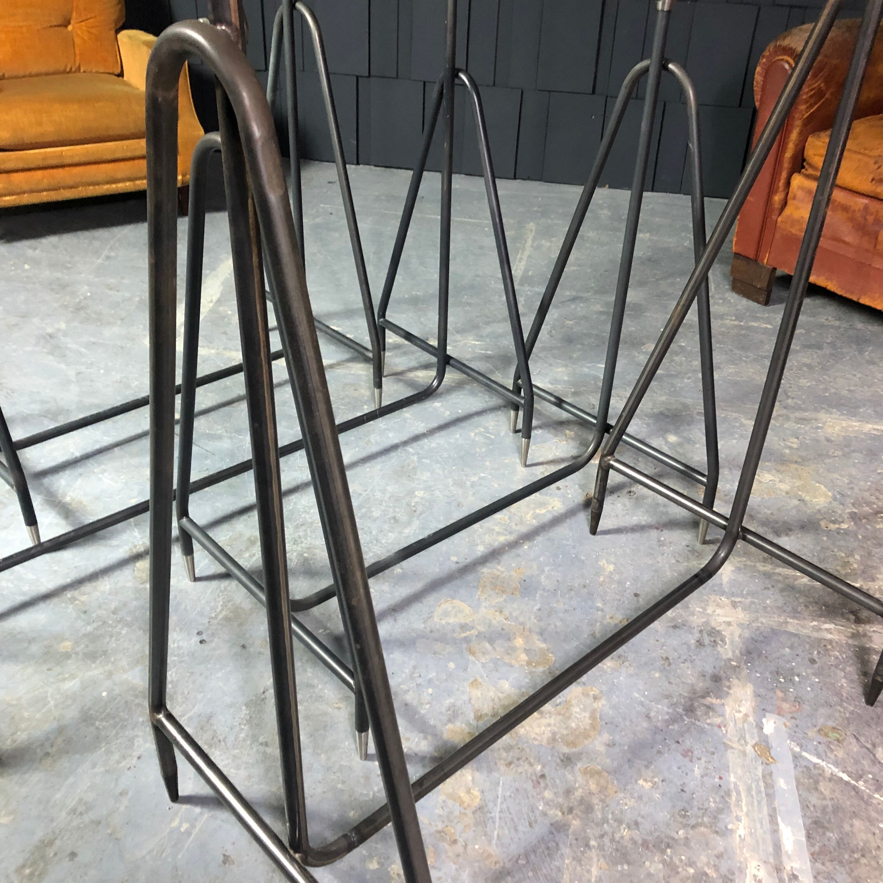 Set of 4 racks with metal clothing