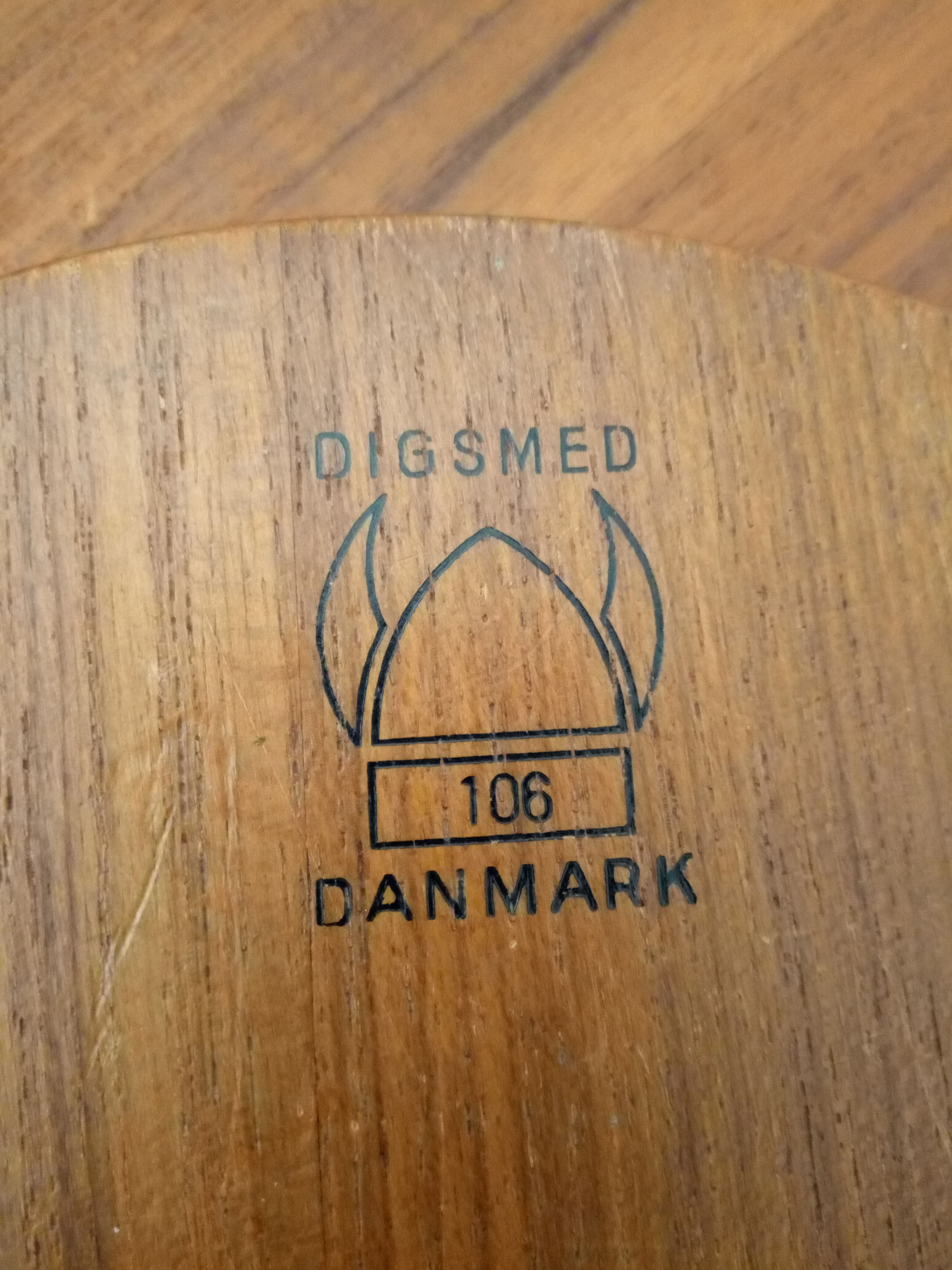 Scandinavian turntable servant of the 60s. Signed Digsmed Denmark.