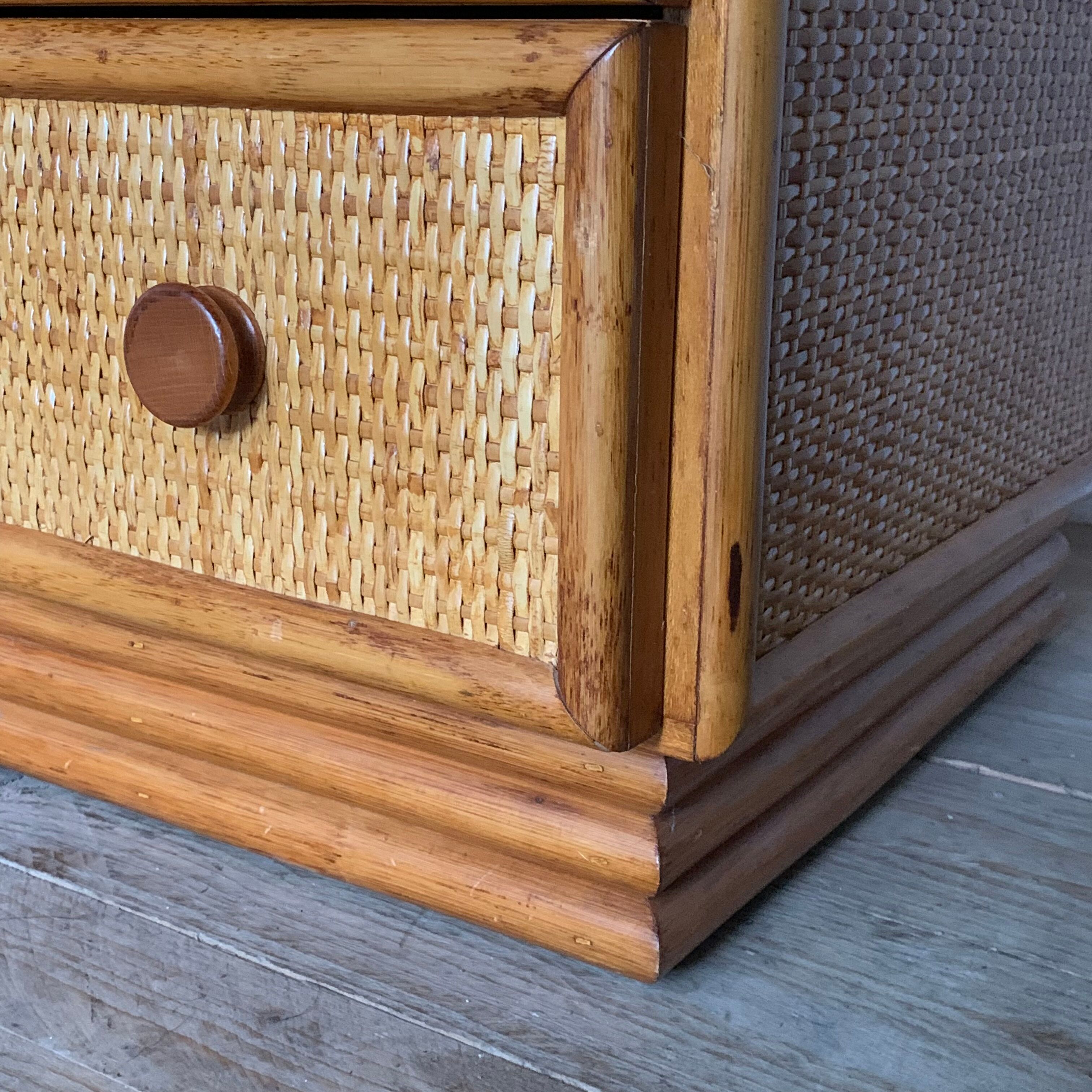 Commode vintage en rotin et bambou