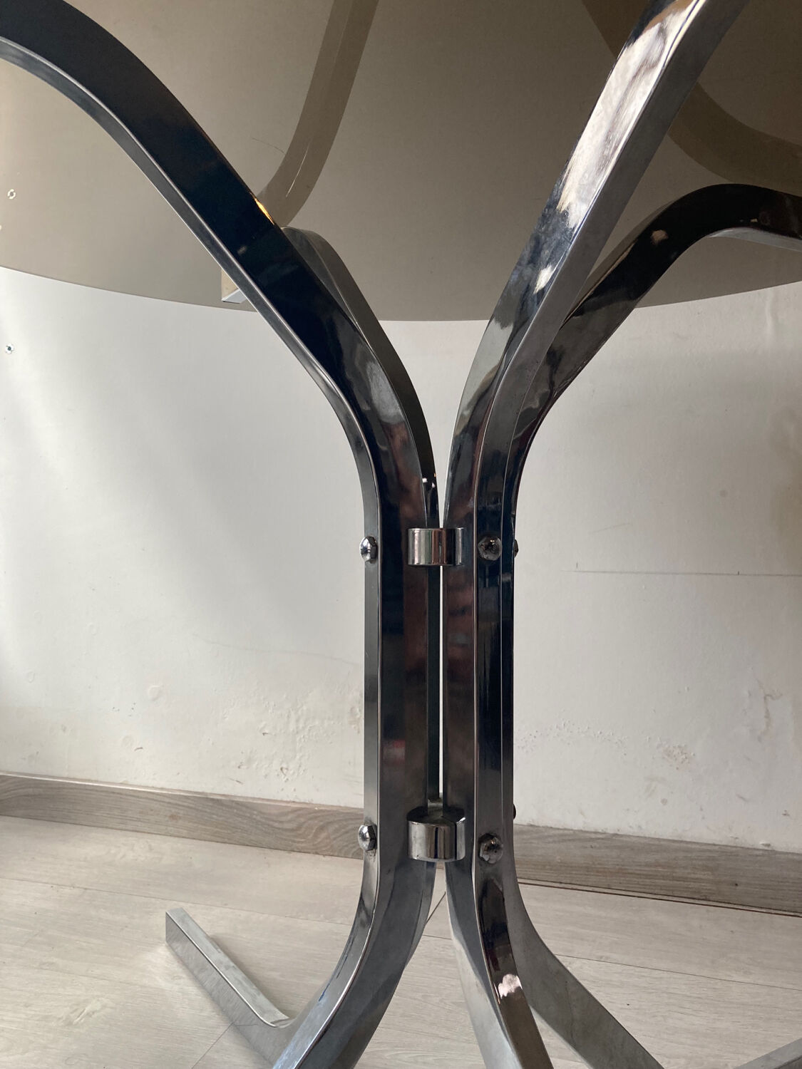 Round table smoked glass chrome legs 1970