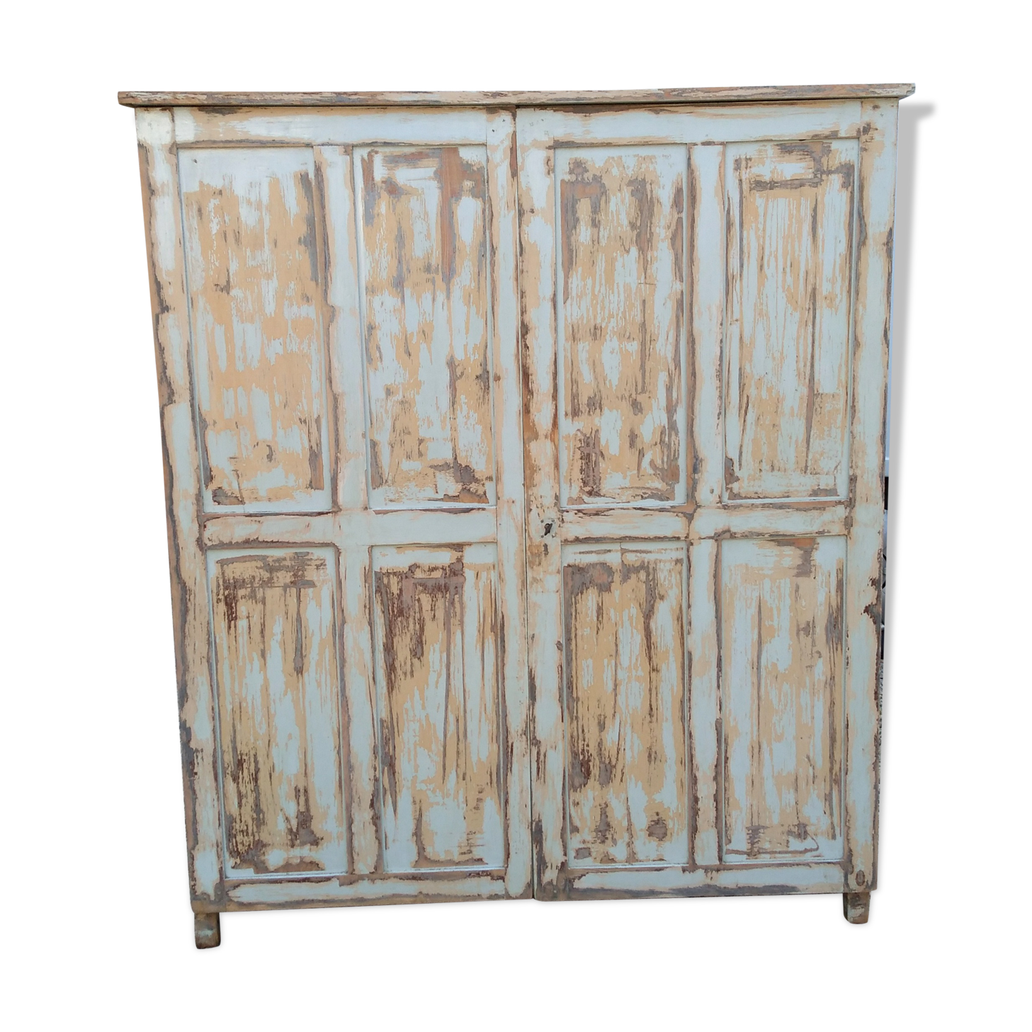 Two-door shabby cabinet