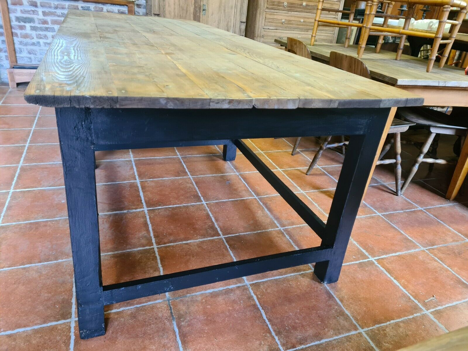Draper table with 2 drawers