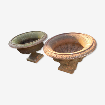 Pair of cast iron basins corneau