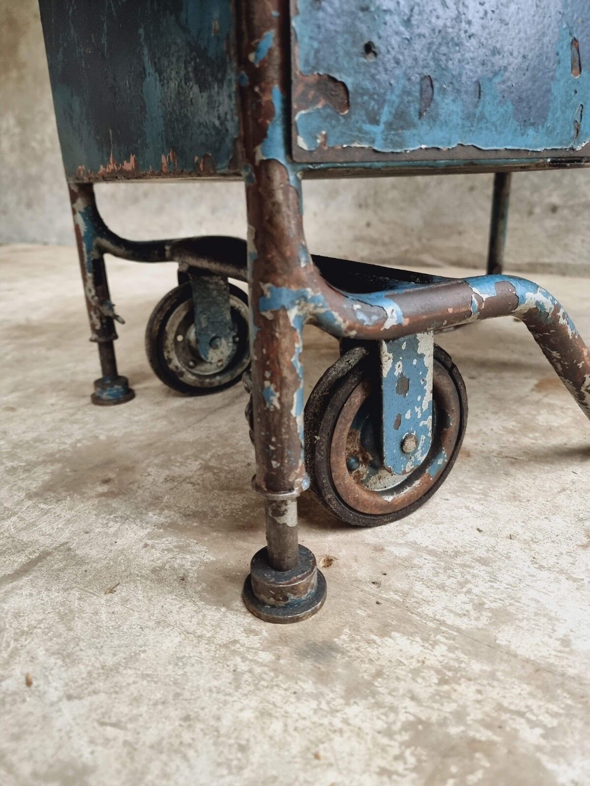 Industrial trolley workbench Citroen chest of drawers