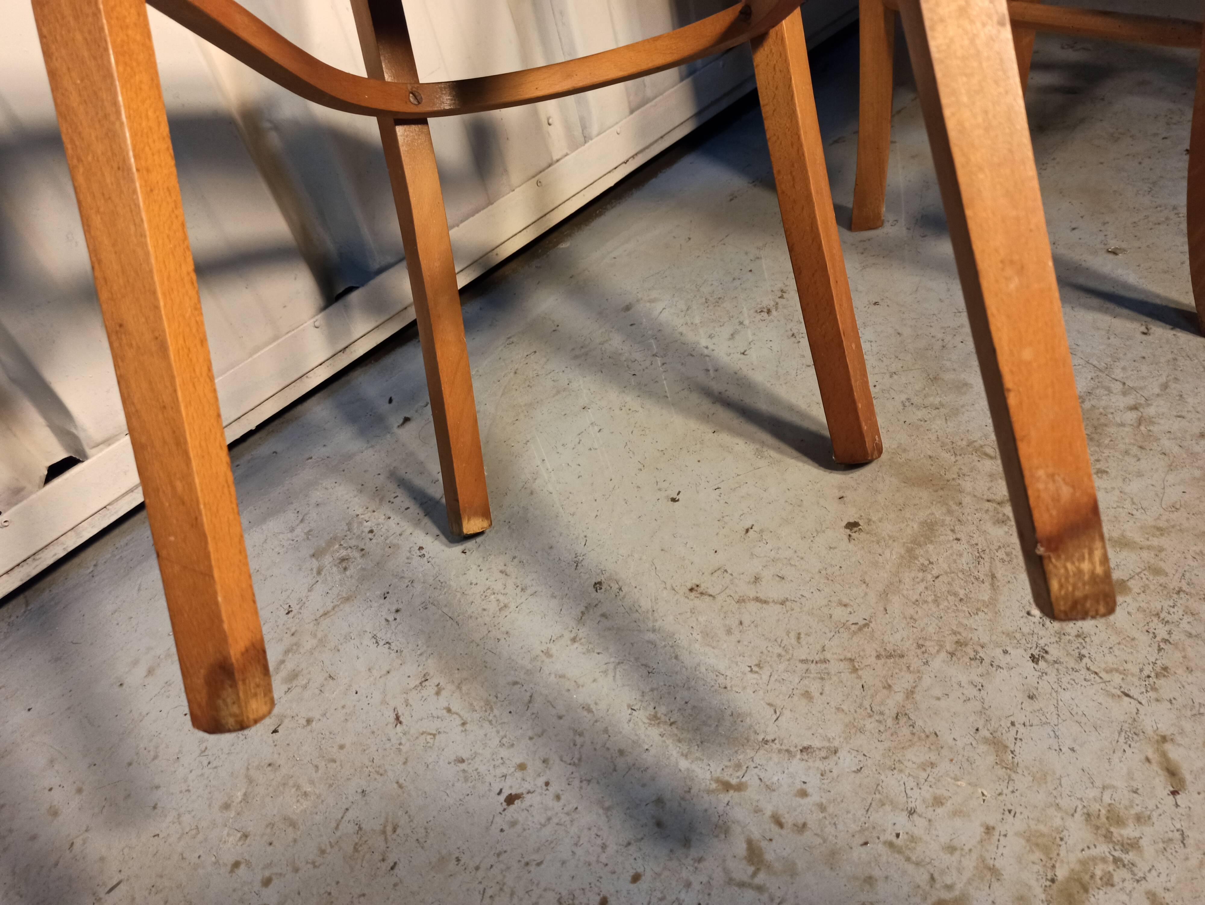 2 wooden bistro chairs Thonet