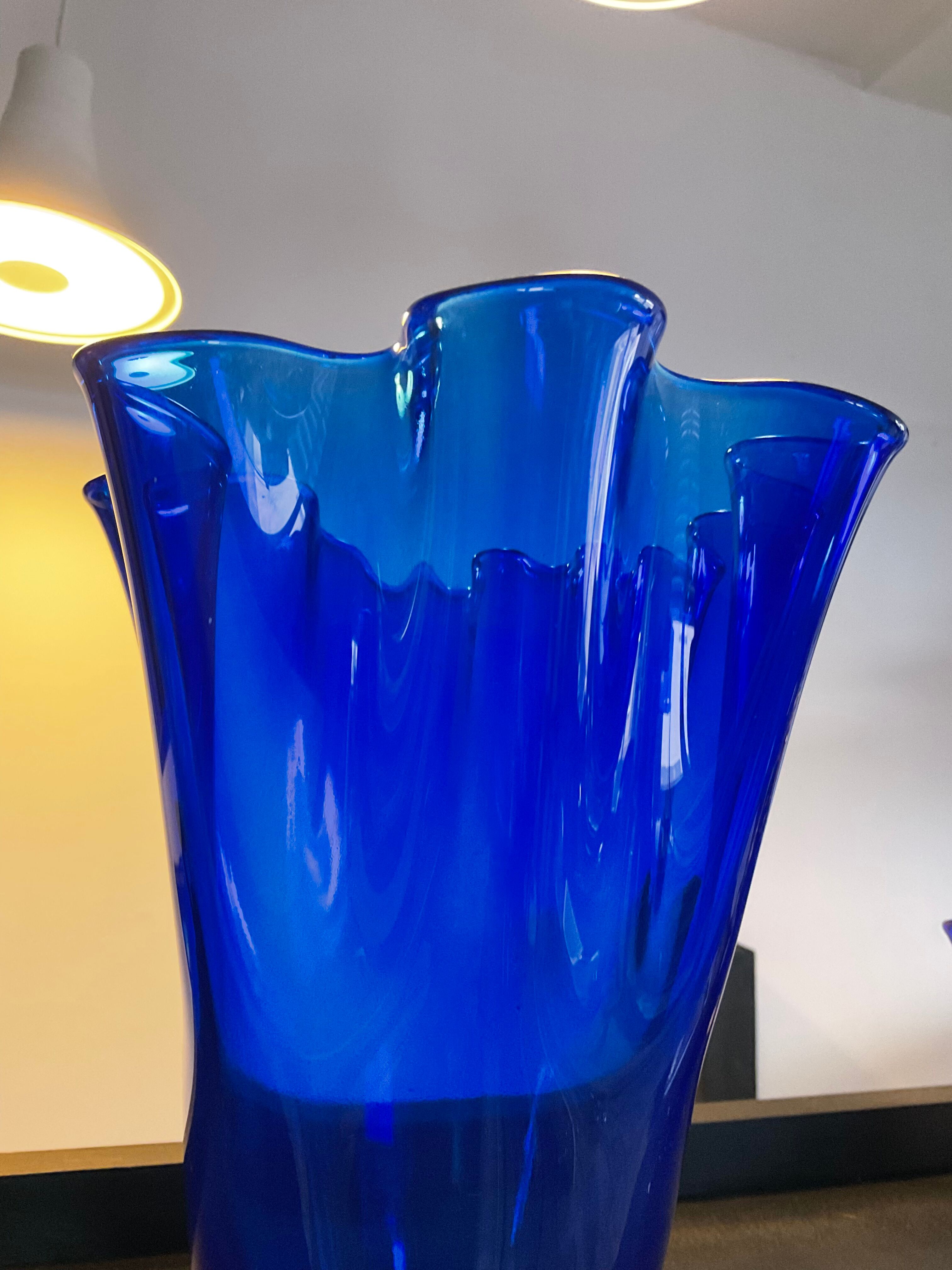 Duo of handkerchief vases in glass paste 70s-80s