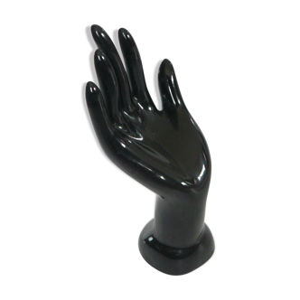 Main baguier noire