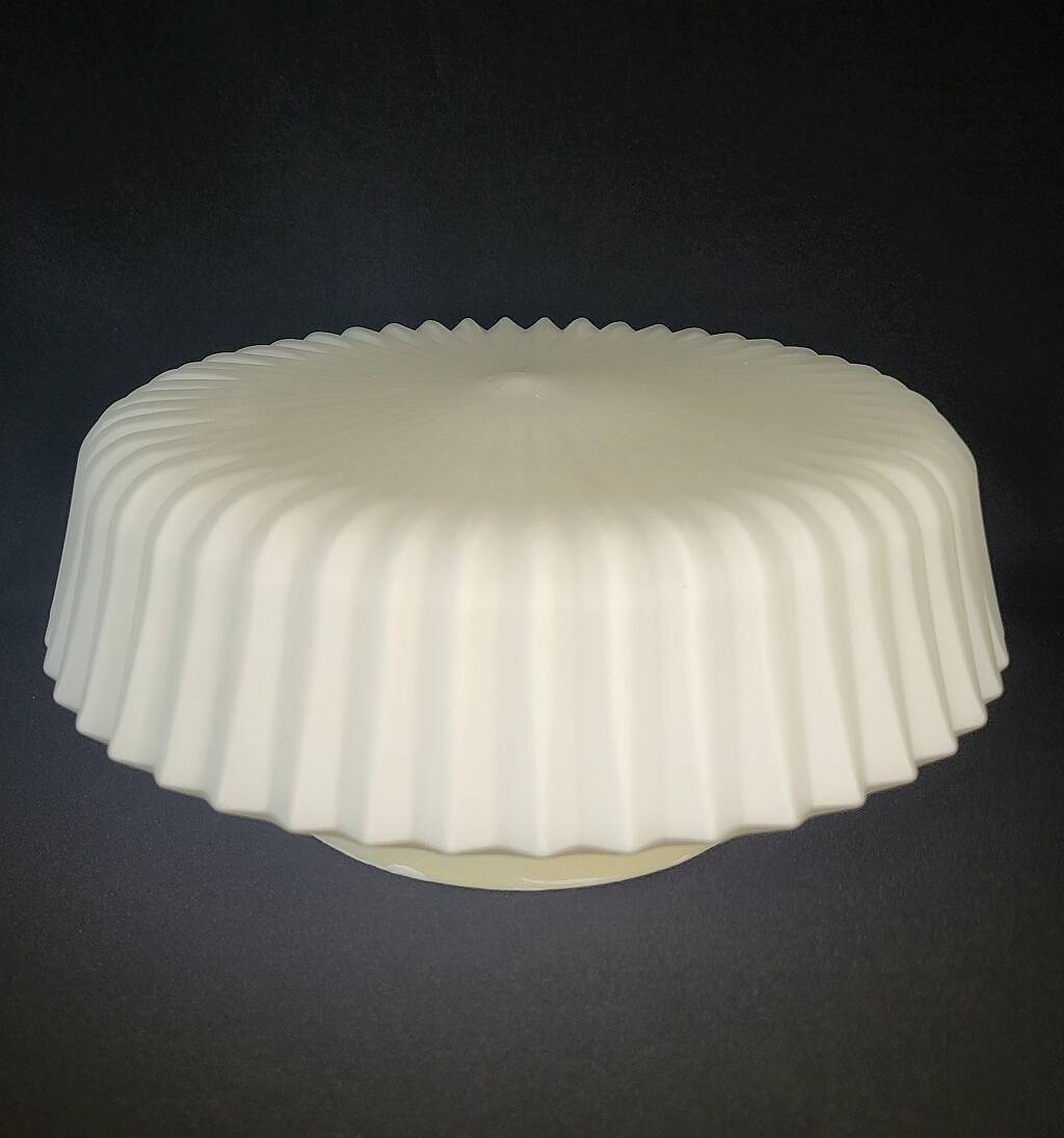 Plafonnier en verre blanc mat nervuré