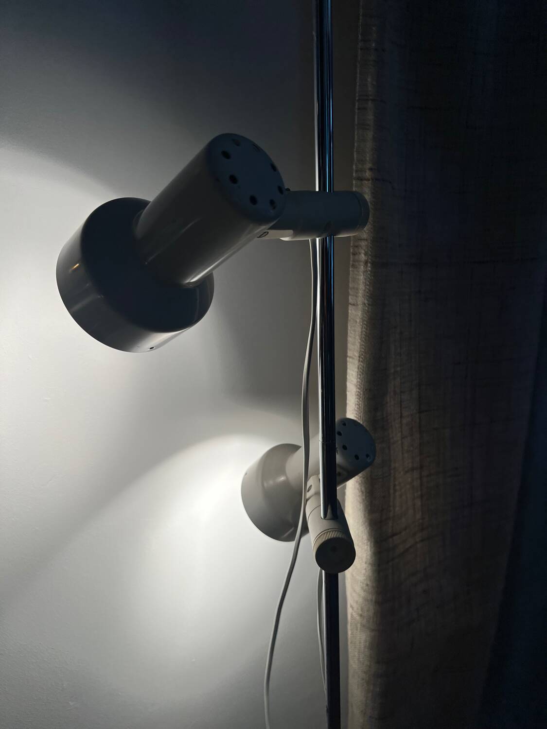 Vintage 1980s floor lamp/lighting strip