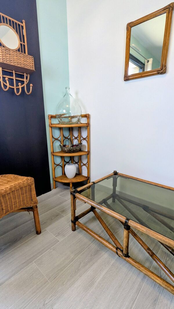 Vestiaire mural vintage en rotin avec miroir – Charme bohème et naturel