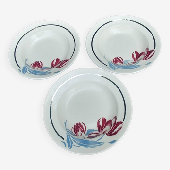 Lot de trois assiettes creuses en porcelaine de Badonviller modèle Nimègue