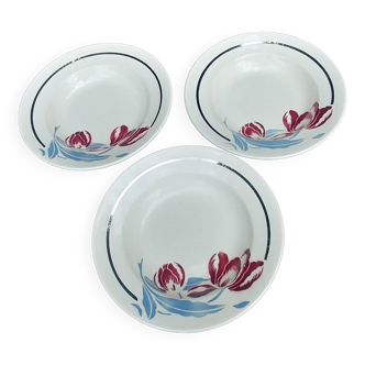 Lot de trois assiettes creuses en porcelaine de Badonviller modèle Nimègue