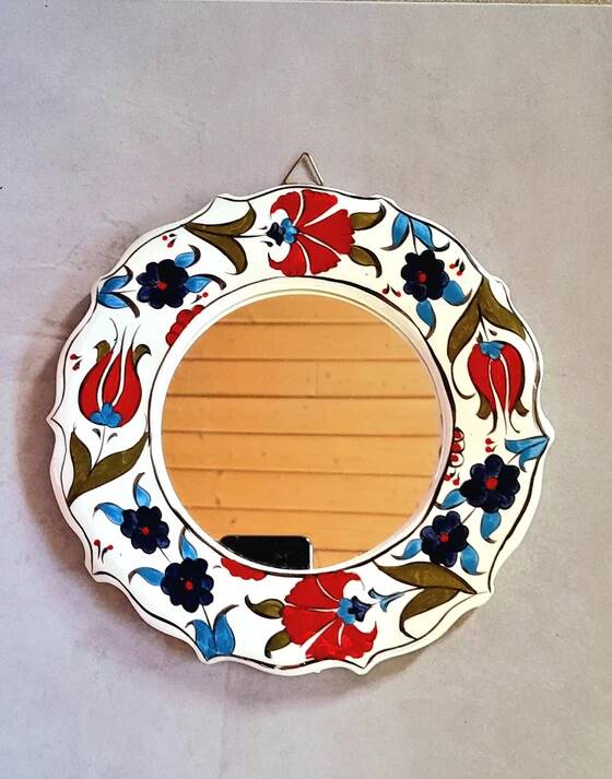 Flowered ceramic mirror