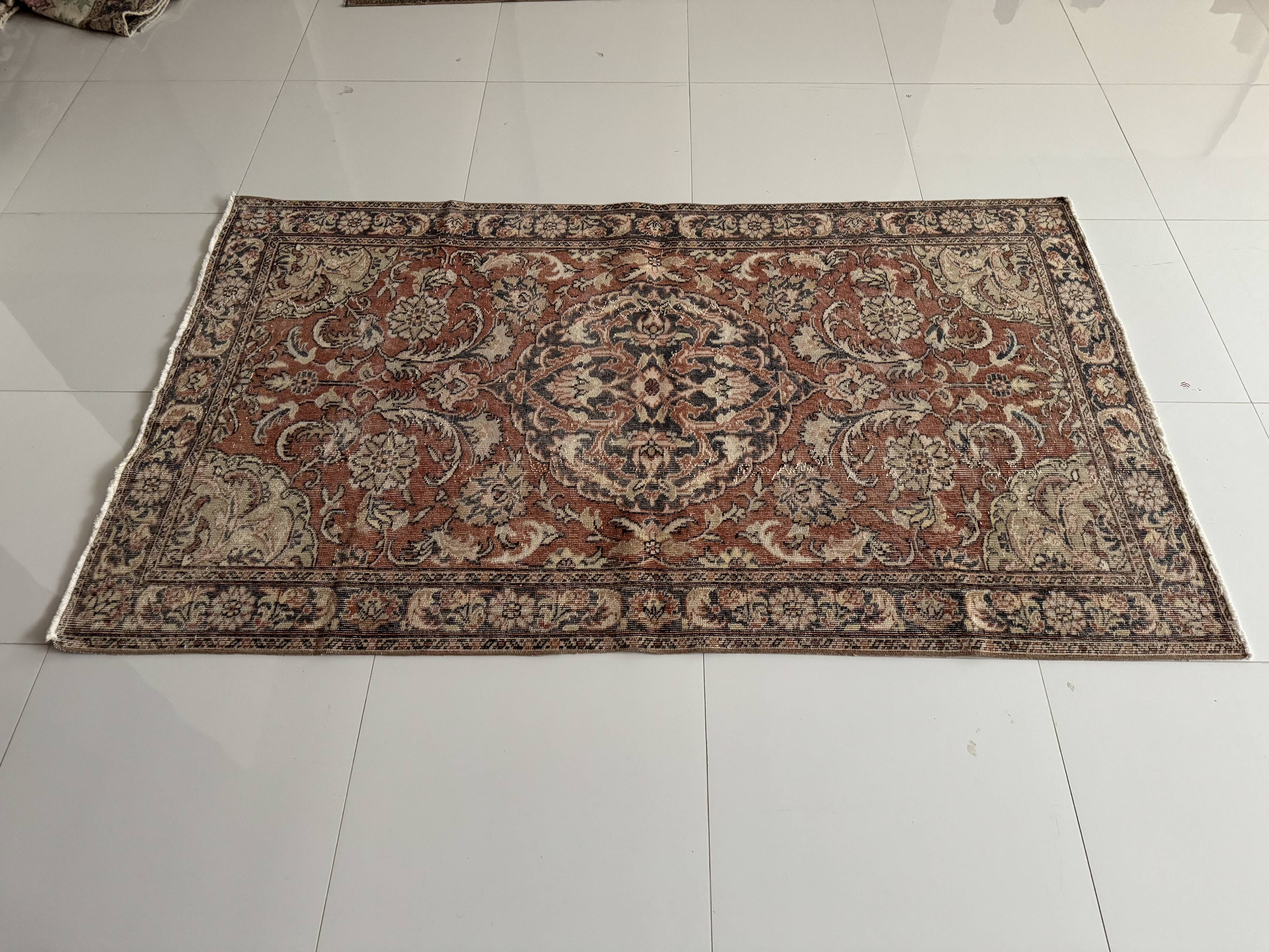 125x217 Cm Hand Knotted Wool Blue Red Tones Vintage Rug, Oriental Turkish Floral Rug