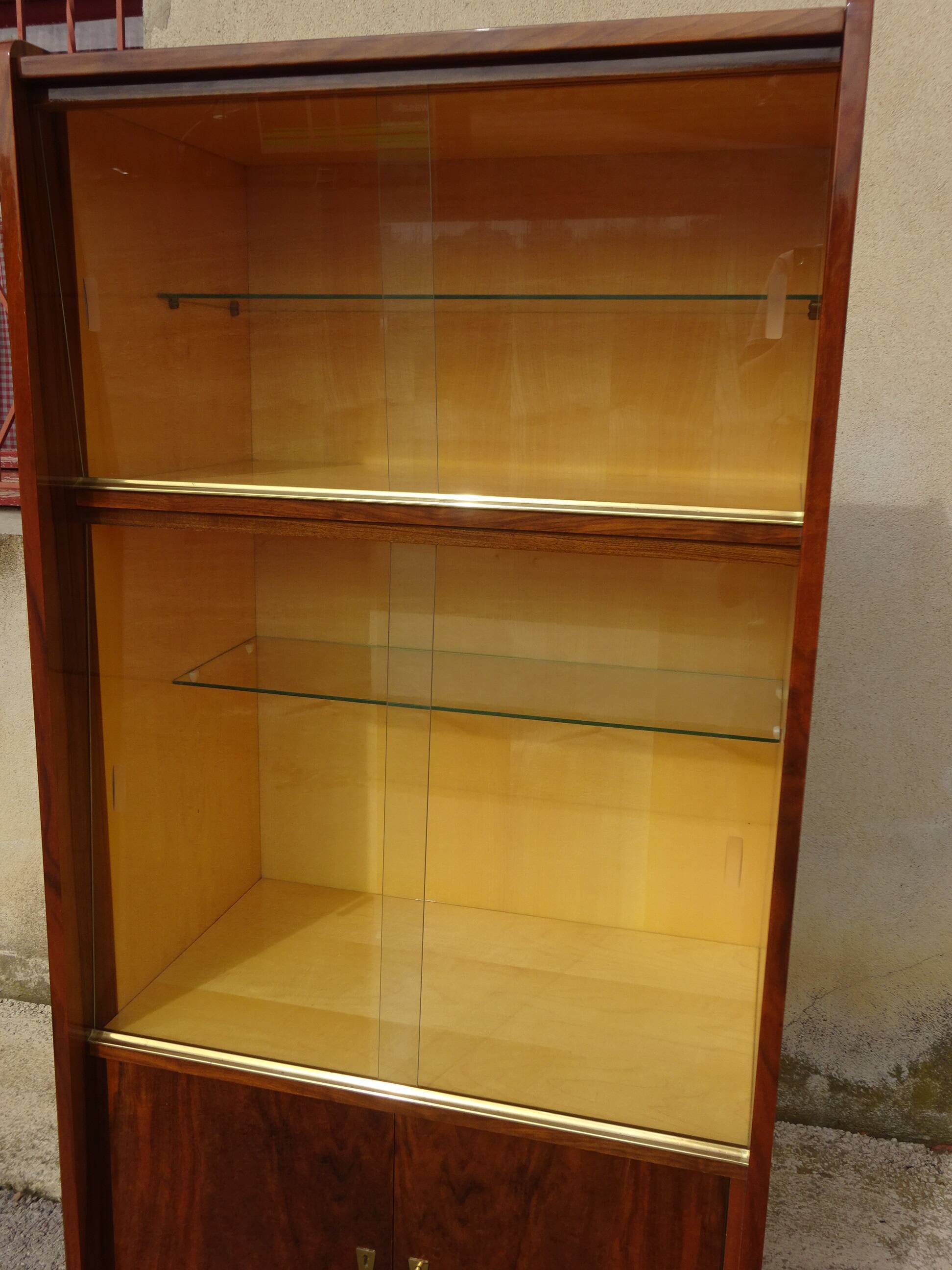 Vitrine vintage de la maison Capelle (82)