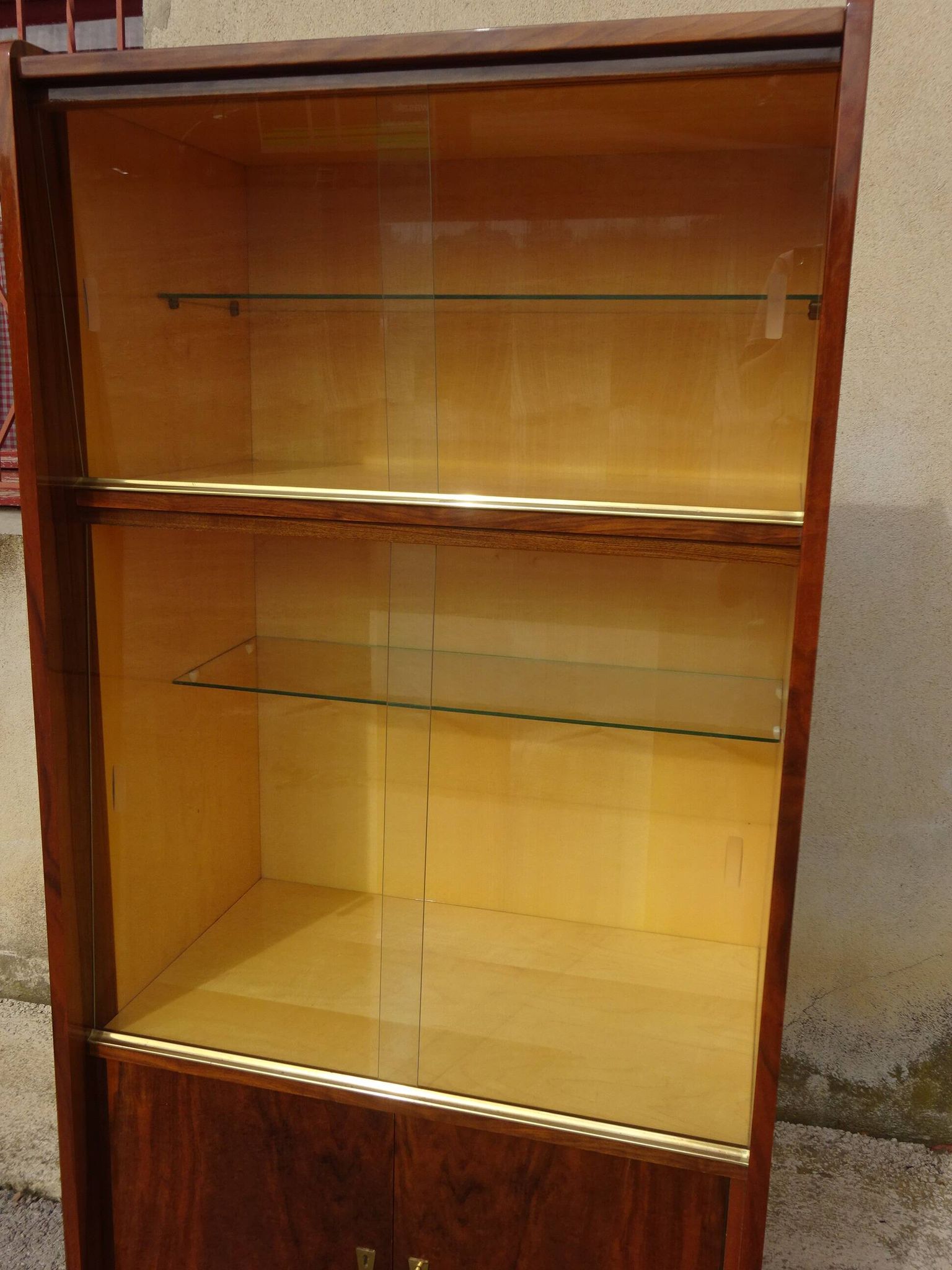 Vintage display cabinet from the Capelle house (82)