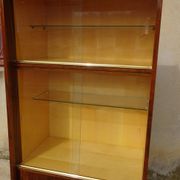 Vintage display cabinet from the Capelle house (82)