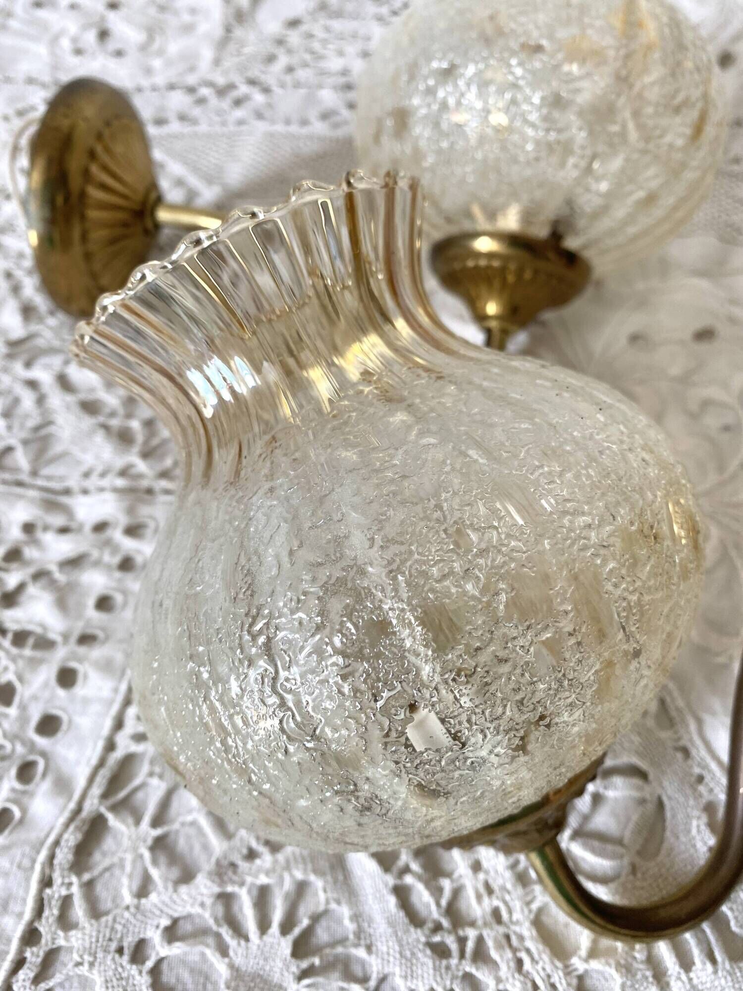 Pair of retro wall lights in glass and gold metal
