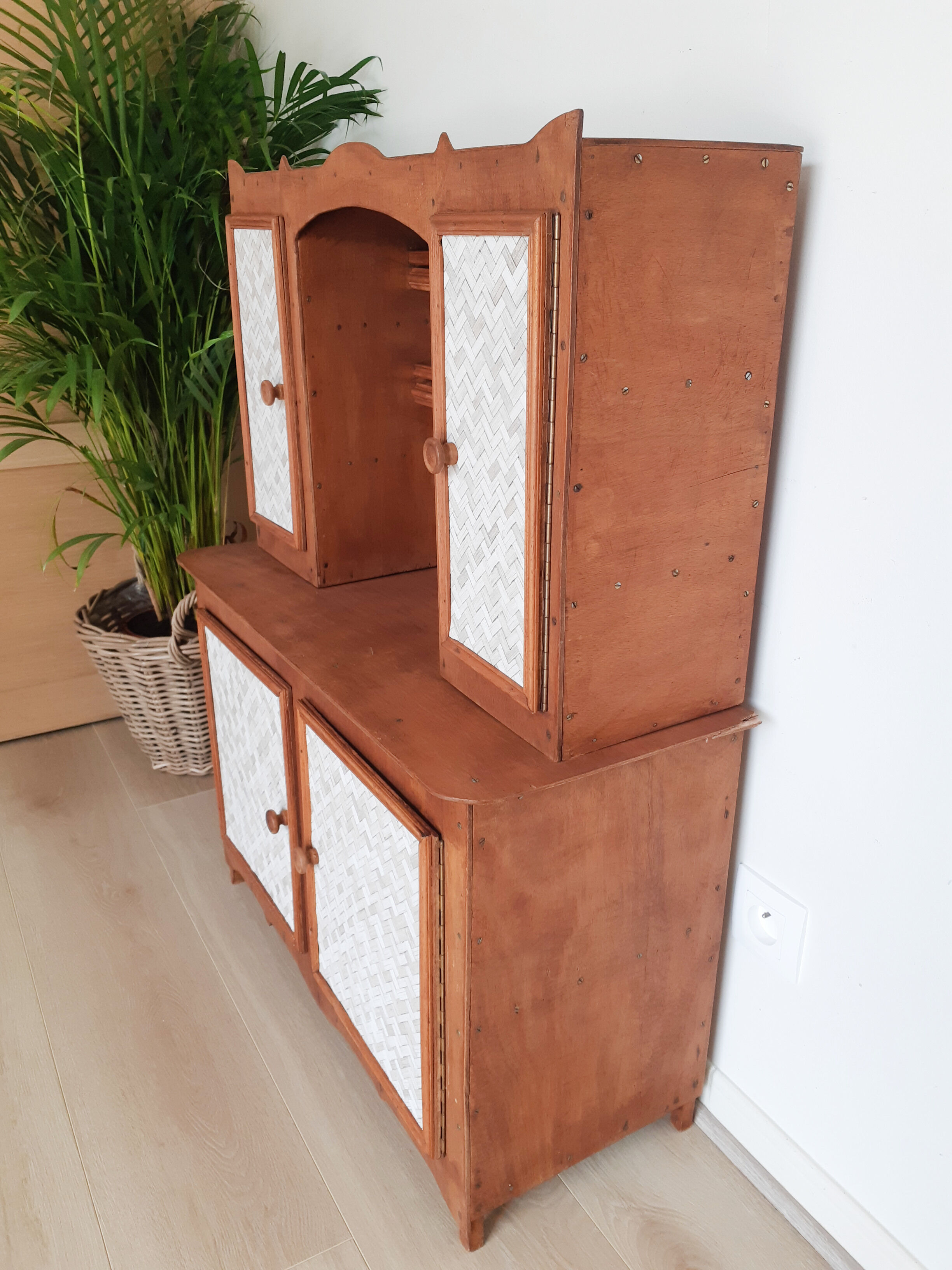 Kitchen cabinet for wooden doll