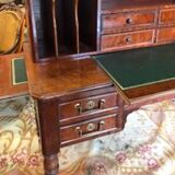 Box desk and zippers