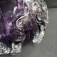 Gros vase boule à base plane en verre soufflé violet et blanc