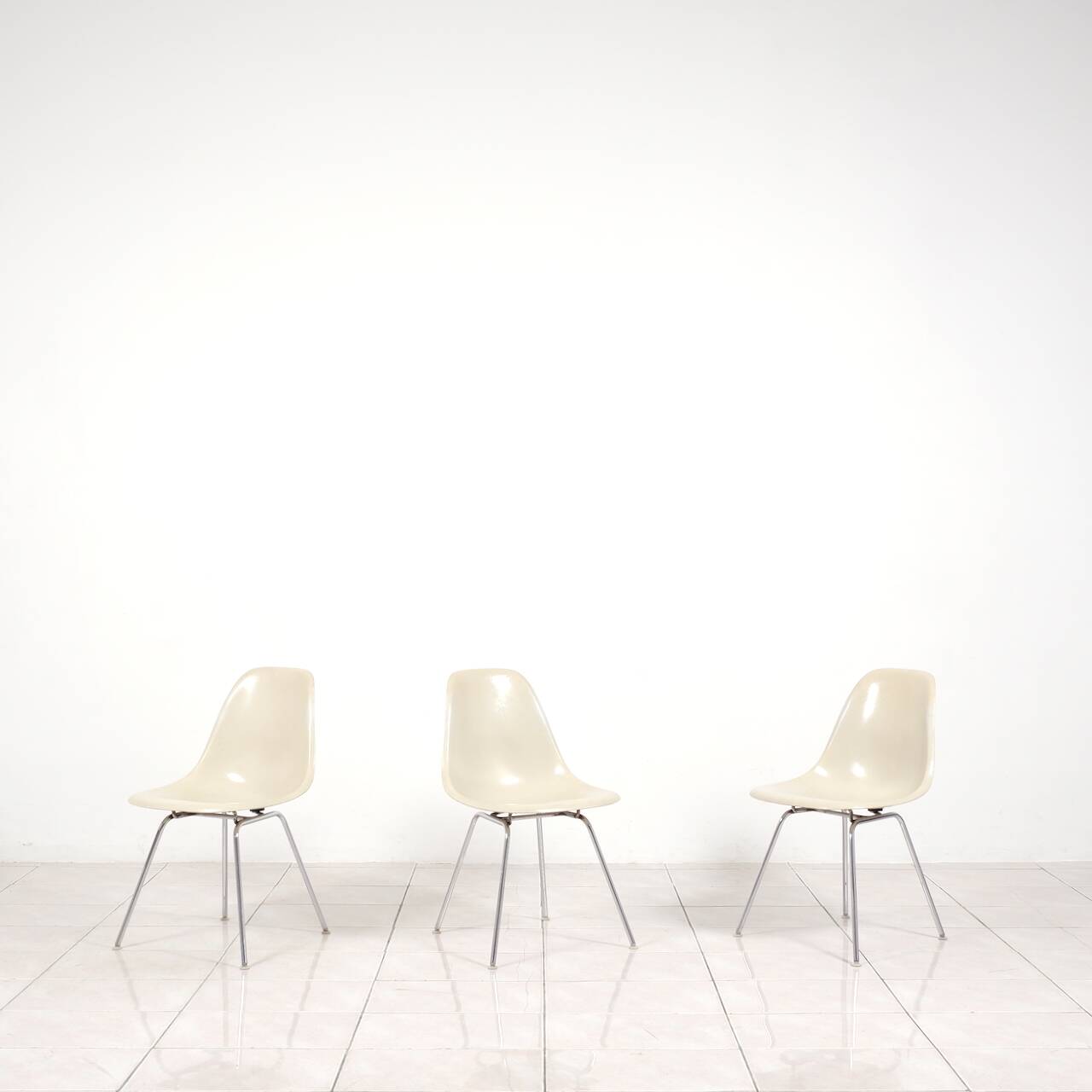 Ensemble de 4 chaises Eames en fibre de verre avec base en H pour Fehlbaum par Herman Miller